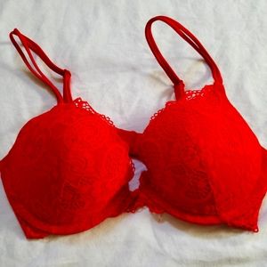 Victoria's Secret Very Sexy Push Up 32C Bra